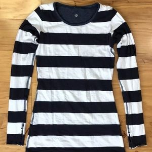 ❌SOLD❌ Lululemon Sz 4 Reversible Long Sleeve